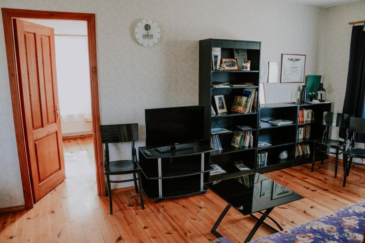 Holiday home Viesu Nams Laucini Lade
